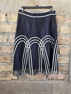 ​LOFT Ann Taylor Black Mesh Overlay Geometric Curved Pattern Skirt 4P